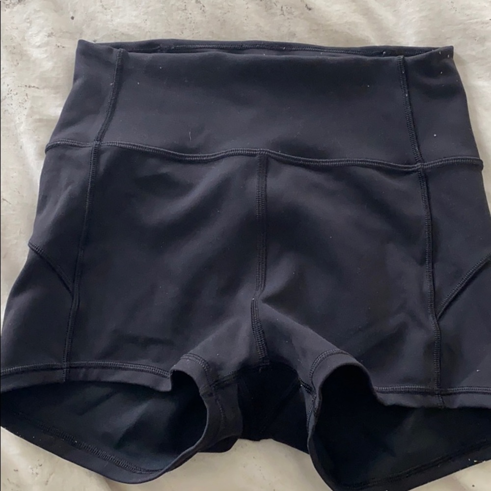 Lululemon in movement short